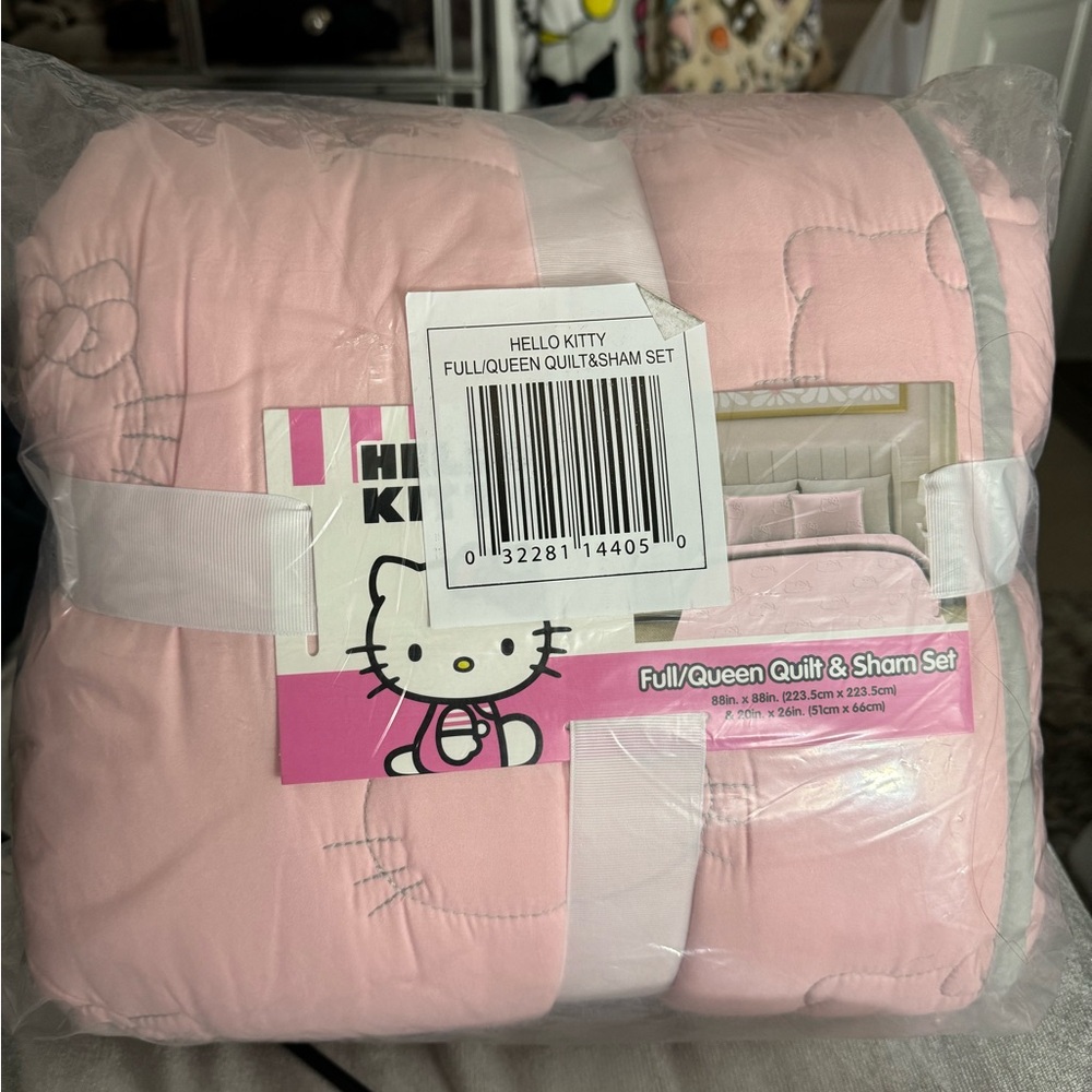 Hello kitty pink full/queen quilt and sham set